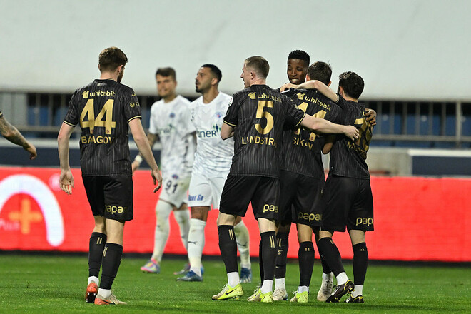 Галатасарай-громит-соперника,-Сикан-снова-забил-за-Трабзонспор