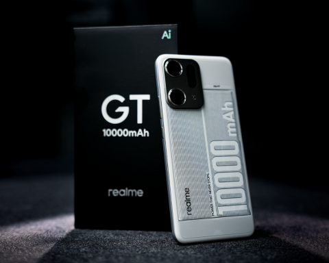 realme-показала-концепт-смартфона-с батареей-на 10 000-мАч-и тонким-корпусом