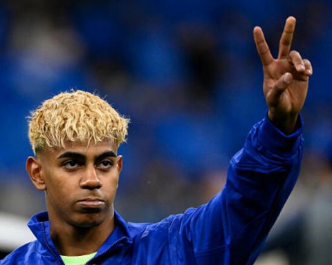 Ямаль-выбрал-игрока,-который-нужен-Барселоне-для-победы-в-Лиге-чемпионов