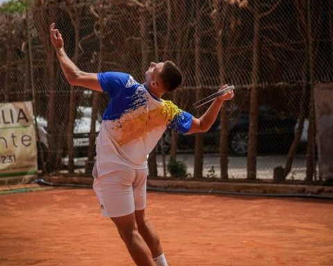 Украинский-теннисист-разгромил-экс-15-ю-ракетку-мира-на-турнире-в-Италии