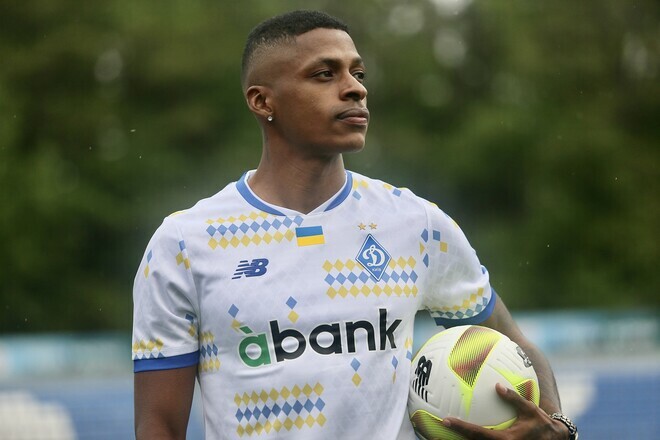 «Кот-в-мешке».-Реакция-болельщиков-на-переход-Анхеля-Торреса-в-Динамо