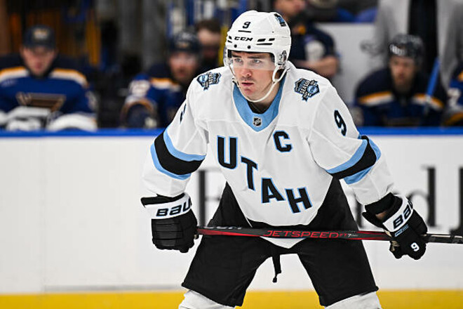 ФОТО.-Клуб-НХЛ-выбрал-новое-название-и-показал-эмблему