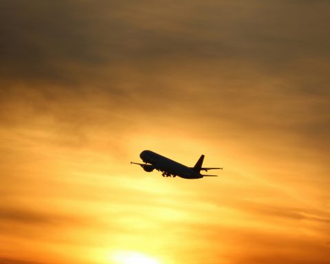 Российский-самолет-МС-21-прибыл-в Жуковский-для-сертификационных-испытаний