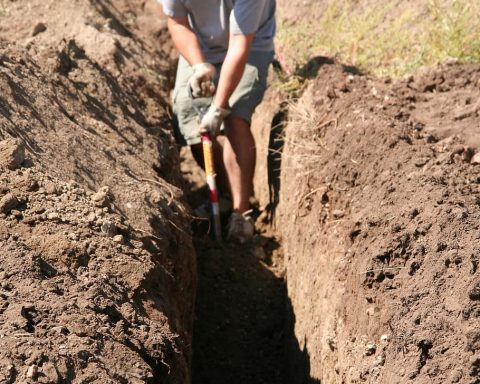 Кардиолог-напомнил-о-вреде-для-сердца-переработки-на-даче