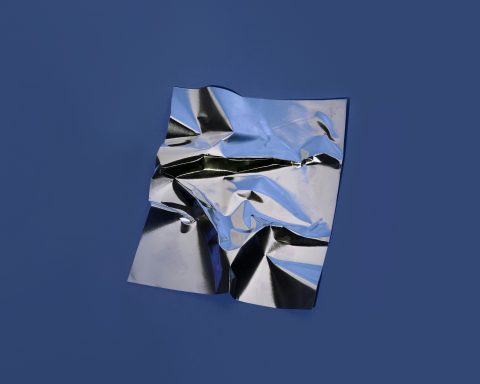 Эксперт-рассказал,-когда-алюминиевая-фольга-становится-опасной