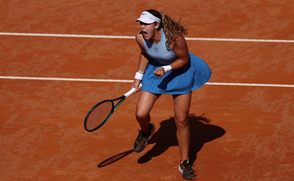Мирра-Андреева-вышла-в-1/8-финала-престижного-турнира-в-Риме