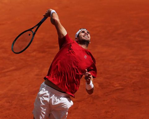 Хачанов-вышел-в-4-й-круг-«Мастерс»-в-Риме,-где-может-сыграть-с-Алькарасом