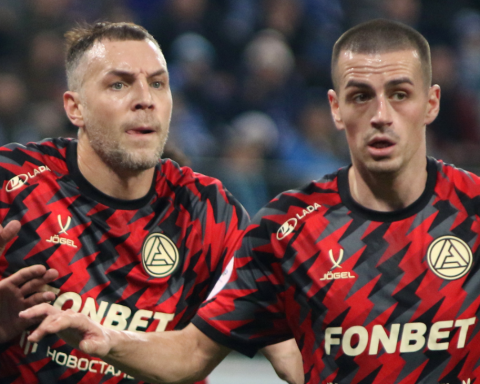 Пас-Дзюбы-помог-«Акрону»-победить-«Ахмат»