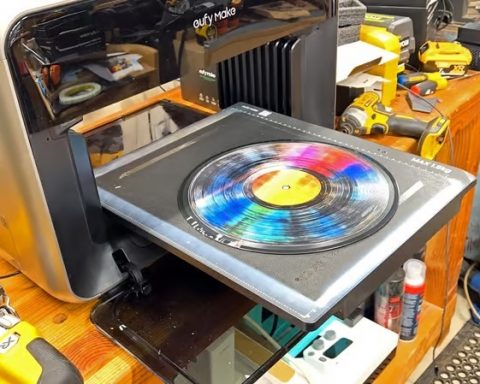 Вышел-eufymake-e1 —-первый-в мире-домашний-uv-принтер-для-печати-3d-текстур