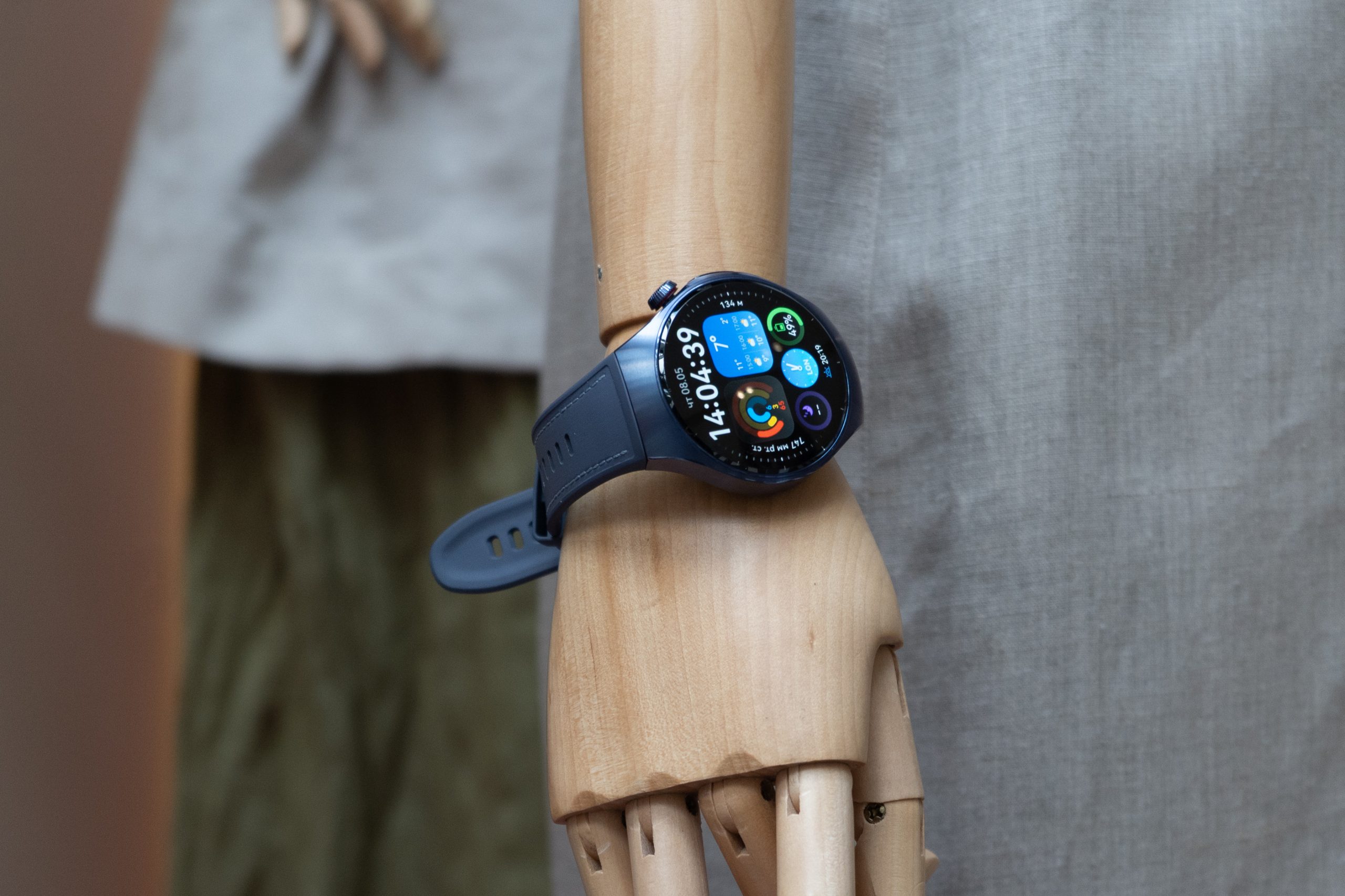 huawei-watch-5:-самый-яркий-(для-летних-дней)-экран-и-точнейший-мониторинг-здоровья-с-функцией-x-tap