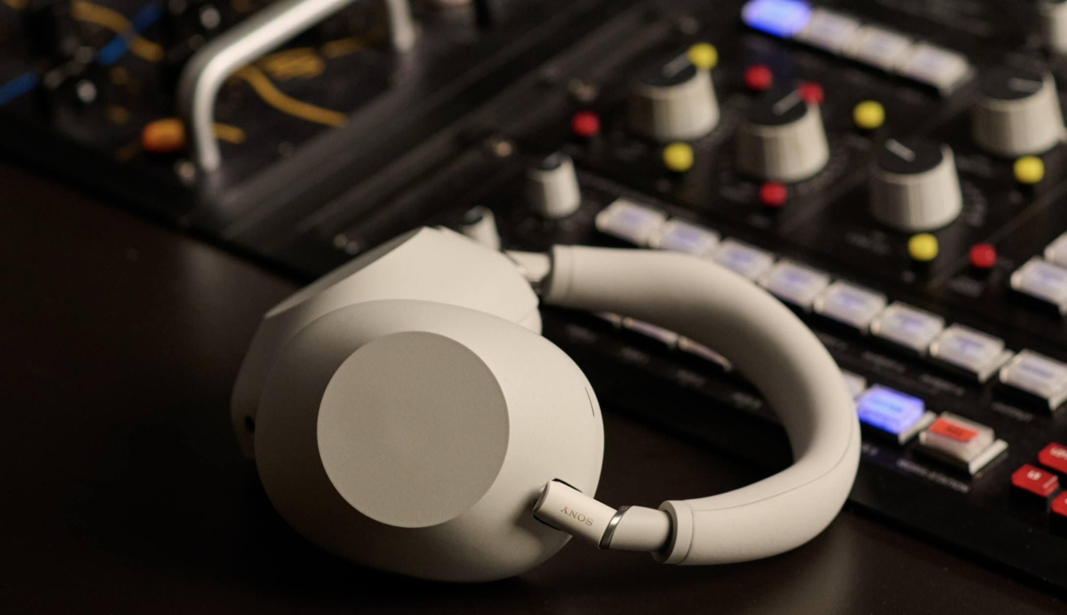 sony-анонсировала-наушники-wh-1000xm6-с-лучшим-шумоподавлением-в-истории-компании