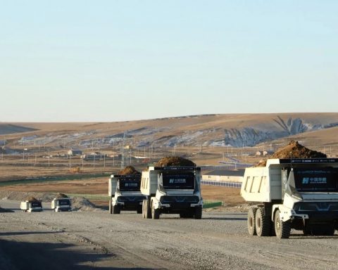 huawei-запустила-в-Китае-группу-из-100-беспилотных-карьерных-самосвалов