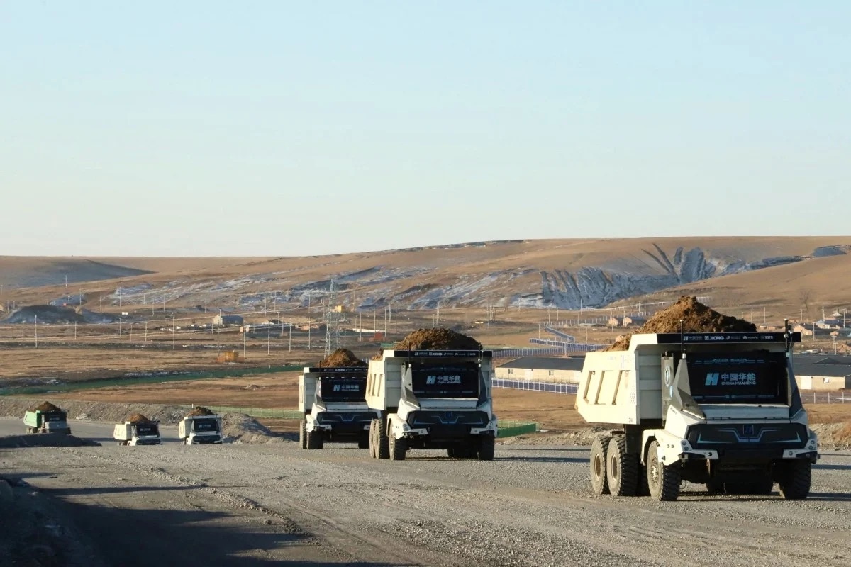 huawei-запустила-в-Китае-группу-из-100-беспилотных-карьерных-самосвалов