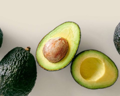 Авокадо-назвали-лучшим-фруктом-для-здоровья-сердца