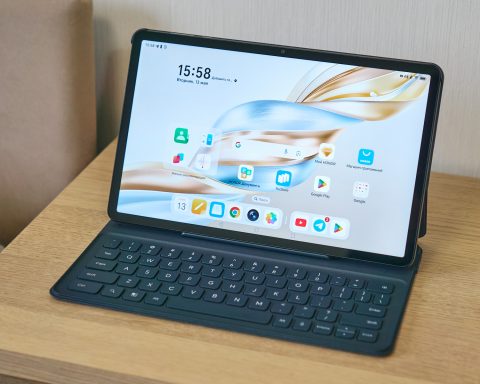 Отличный-по-экрану-и-звуку-планшет-до-30-тысяч-рублей-—-honor-pad-x9a