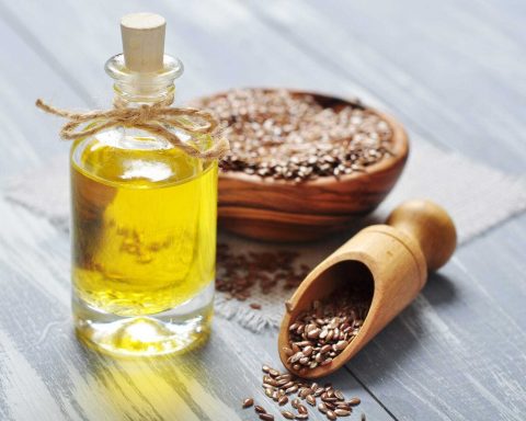 Льняное-масло-и-другие-продукты,-в-которых-омега-3-больше,-чем-в-грецких-орехах