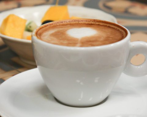 Хирург-назвал-кофе-напитком,-от-которого-стоит-отказаться-при-варикозе