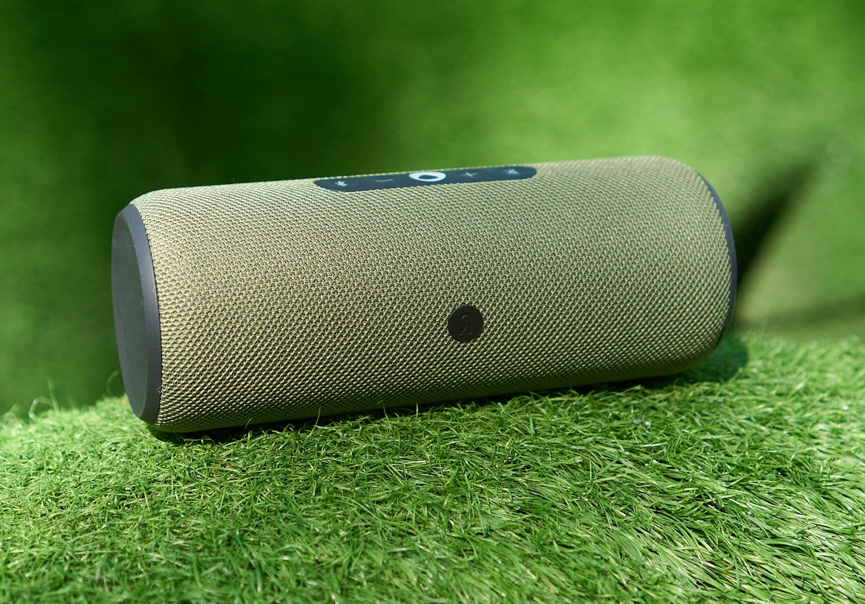 «Дитя-улицы»:-умная-колонка-с-мощным-звуком-а-ля-jbl-—-Яндекс-Станция-Стрит