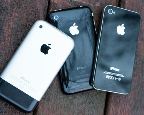 openai-приобретет-ИИ-стартап-дизайнера-iphone-Джони-Айва-за-$ 6,4-млрд