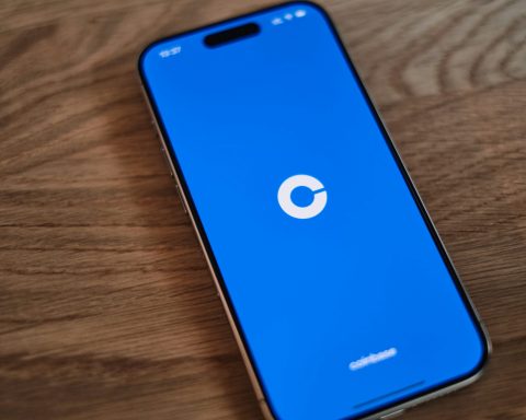 Оказалось,-утечку-данных-клиентов-криптобиржи-coinbase-устроили-сотрудники