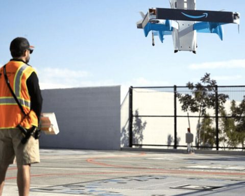 amazon-начнёт-доставлять-электронику-посредством-дронов