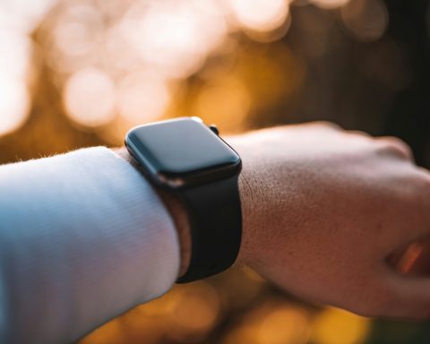 apple-отказалась-от планов-выпустить-часы-с камерой-в 2027-году