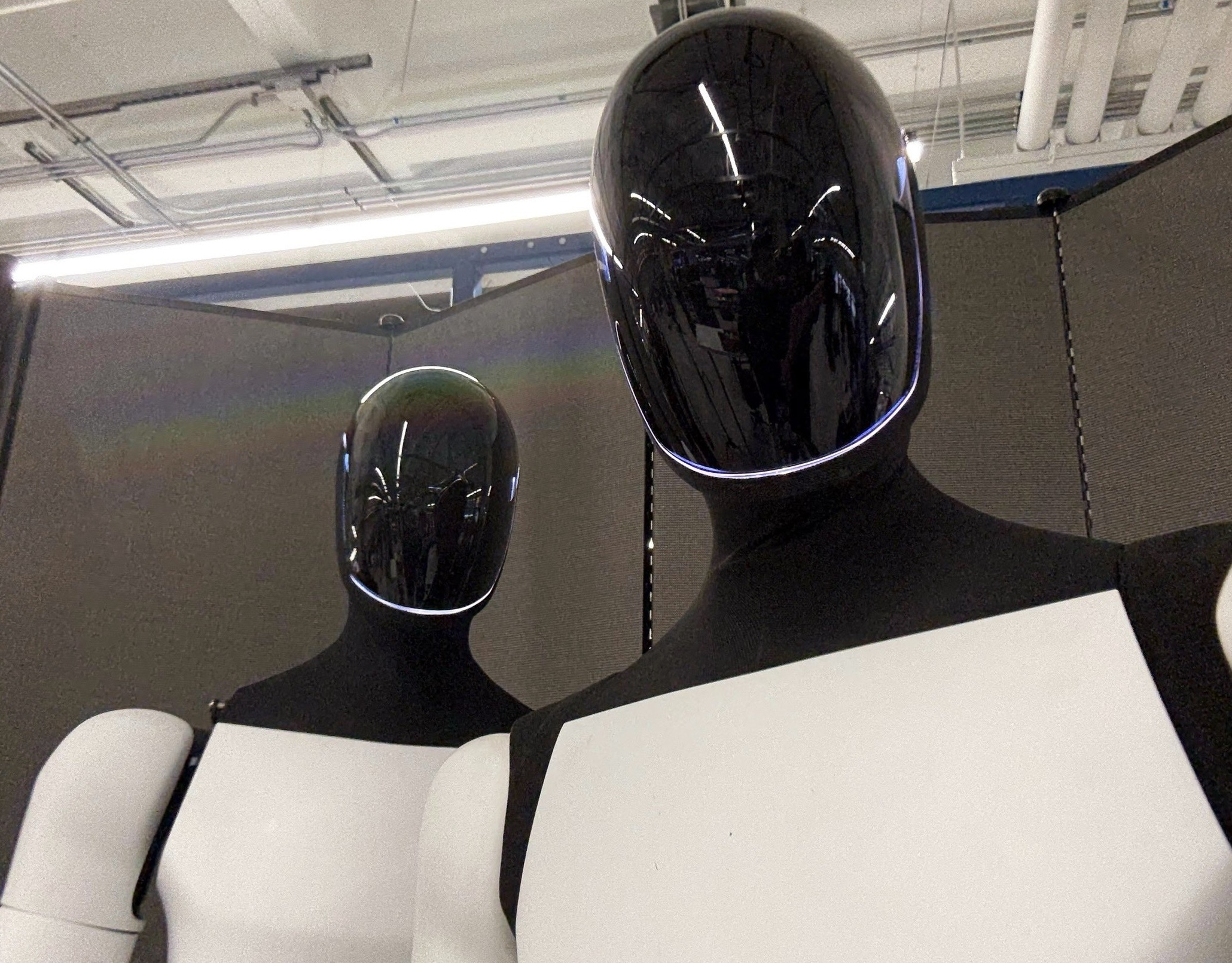 Гуманоидов-tesla-optimus-начнут-обучать-на-видео-с-людьми