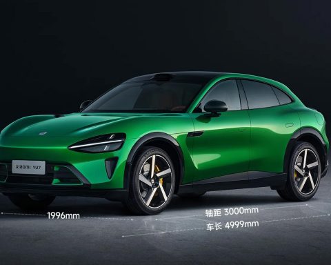 Главный-конкурент-tesla-model-y в Китае —-xiaomi-представила-электромобиль-yu7