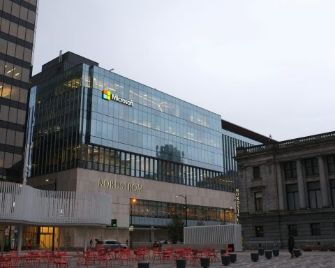 «Добрый»-ИИ:-microsoft-уволила-разработчика-с-аутизмом-по-указанию-алгоритмов