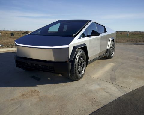 tesla-начала-принимать-подержанные-cybertruck-с-амортизацией-в-34%