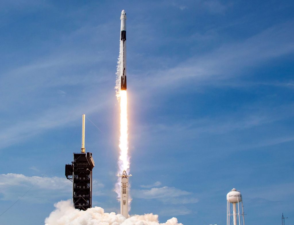 spacex-отметила-450-ю-посадку-ракеты-falcon-9