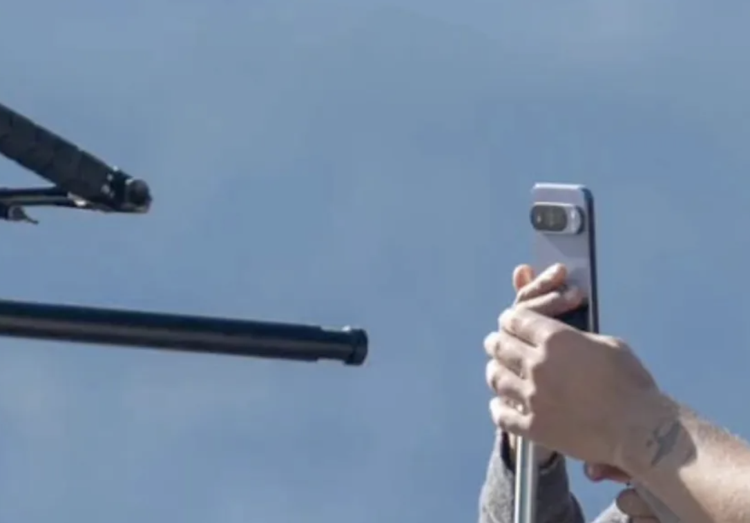 В Сети-появились-кадры-со съемок-рекламы-google-pixel-10