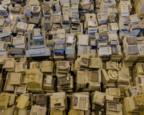 М.Видео-сдала-на-переработку-в-начале-2025-года-столько-техники,-сколько-весят-775-тыс-iphone