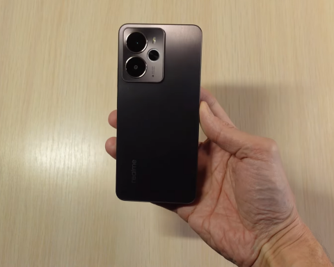 Смартфон-до-20-тысяч:-poco-x7-сравнили-с-realme-14