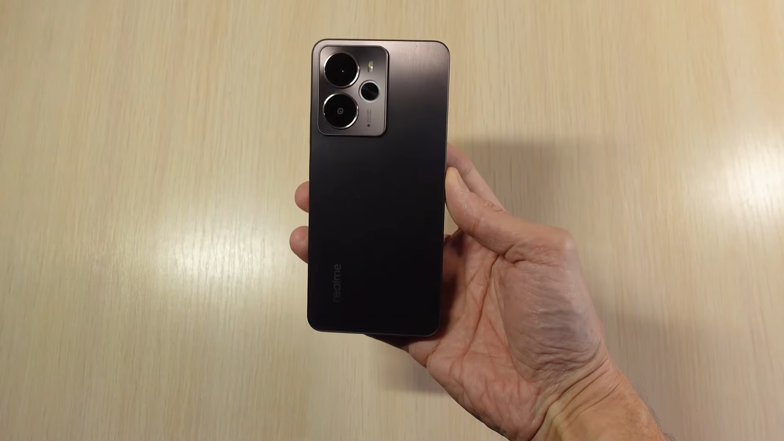 Смартфон-до-20-тысяч:-poco-x7-сравнили-с-realme-14