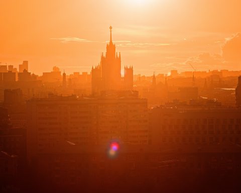 Названы-лучшие-способы-сохранить-здоровье-в аномальную-жару-летом-2025 г.-в РФ