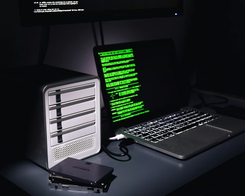 Аналитики-f6-назвали-самую-недорогую-услугу-в-теневом-интернете