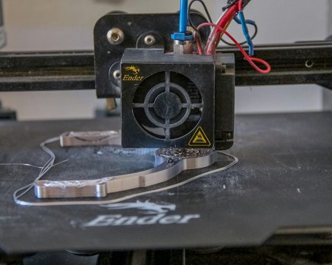 В-России-создали-крупногабаритный-3d-принтер-для-металла