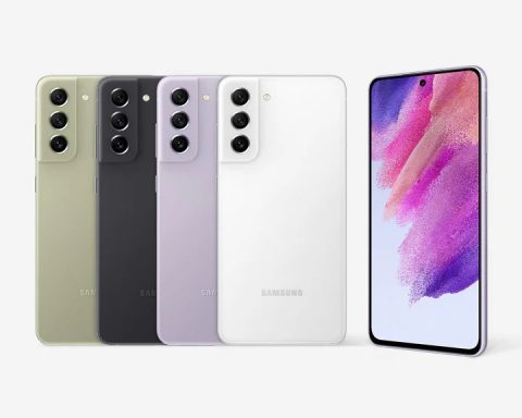 После-обновления-прошивки-на-дисплеях-galaxy-s21-fe-появилась-зелёная-полоса