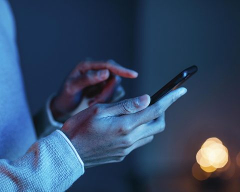 Эксперт-объяснил,-в-чём-разница-между-перезагрузкой-и-полным-выключением-смартфона