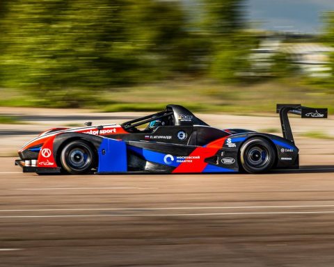 Ростех-представил-первый-российский-гибридный-болид