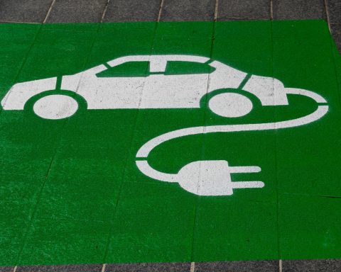 Электромобиль-«Атом»-будут-выпускать-с водородным-и гибридным-двигателем