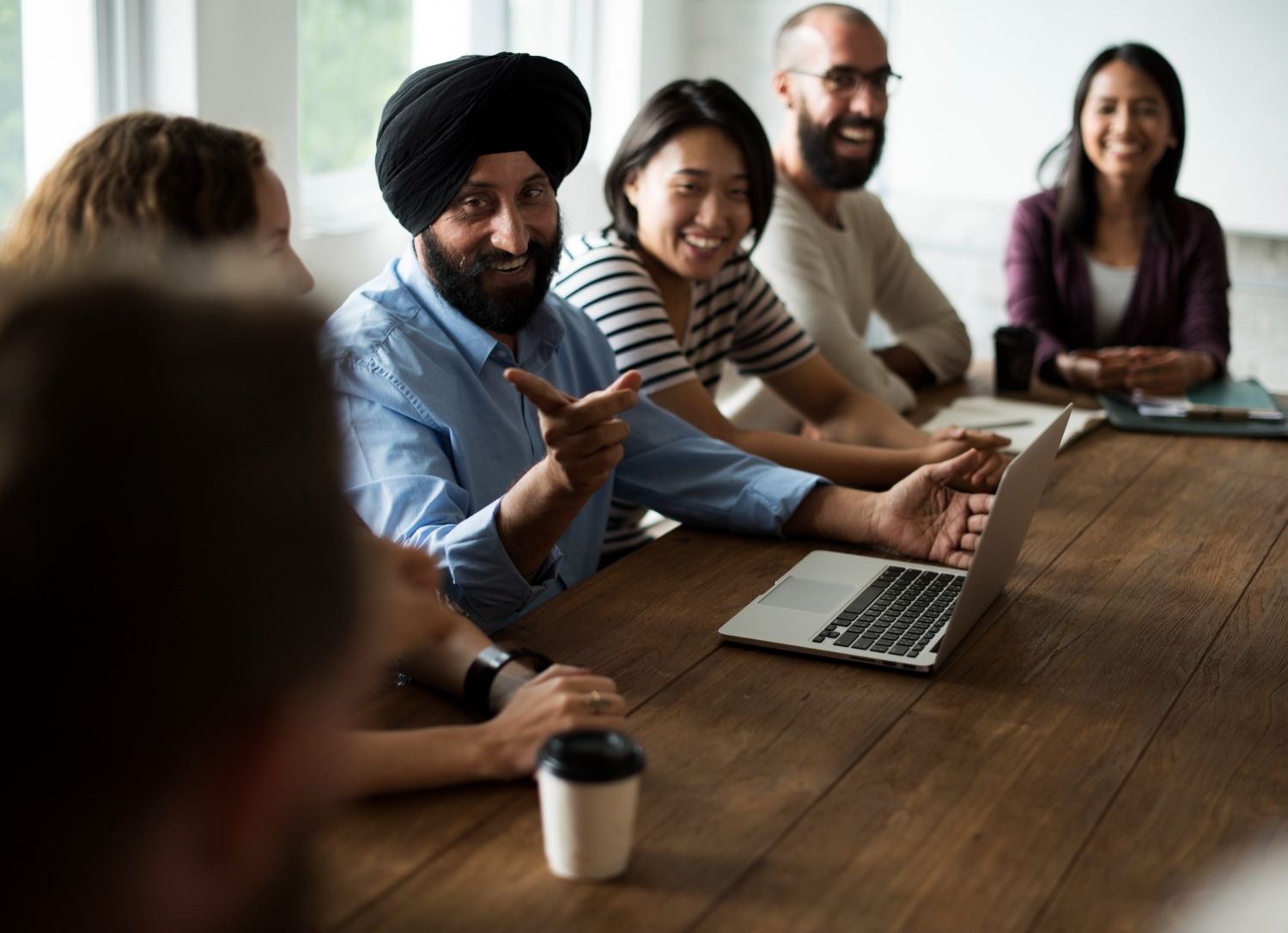 Под-британской-нейросетью-natasha-ai-скрывался-труд-сотрудников-из-Индии