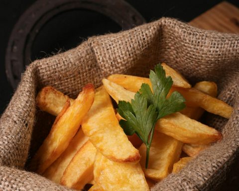 Диетолог-предупредила,-что-жареная-картошка-провоцирует-скачки-сахара-в-крови