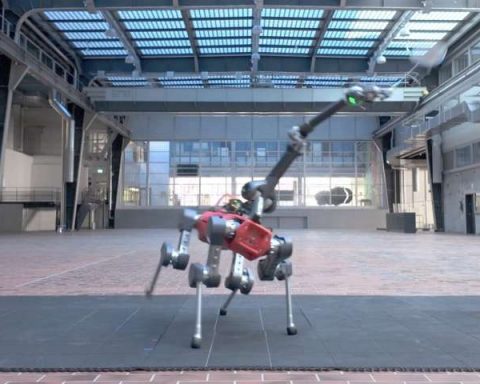 Четвероногий-робот-научился-играть-в бадминтон