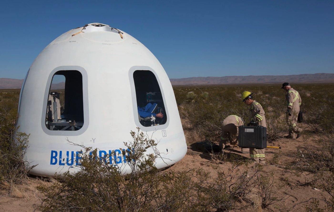 Учительница-стала-частью-экипажа-суборбитального-полета-blue-origin