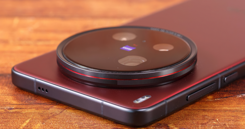 gsmarena-назвал-vivo-x200-ultra-самым-сбалансированным-камерофоном