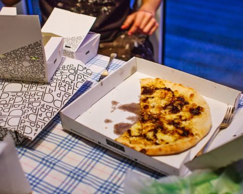 Диетологи-посоветовали-отказаться-от-еды-на-вынос-по-пятницам