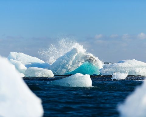 Нейросети-научились-находить-айсберги-лучше-радаров