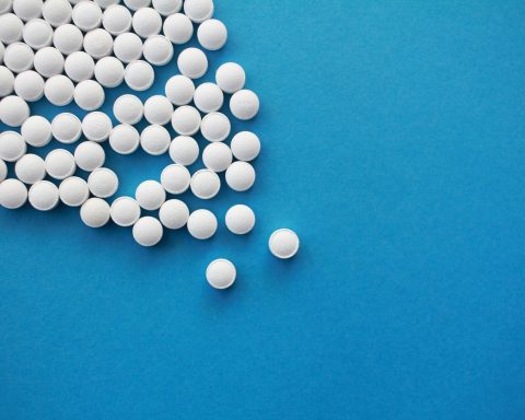 В-России-ускорили-создание-антибиотиков-с-нескольких-месяцев-до-пары-дней